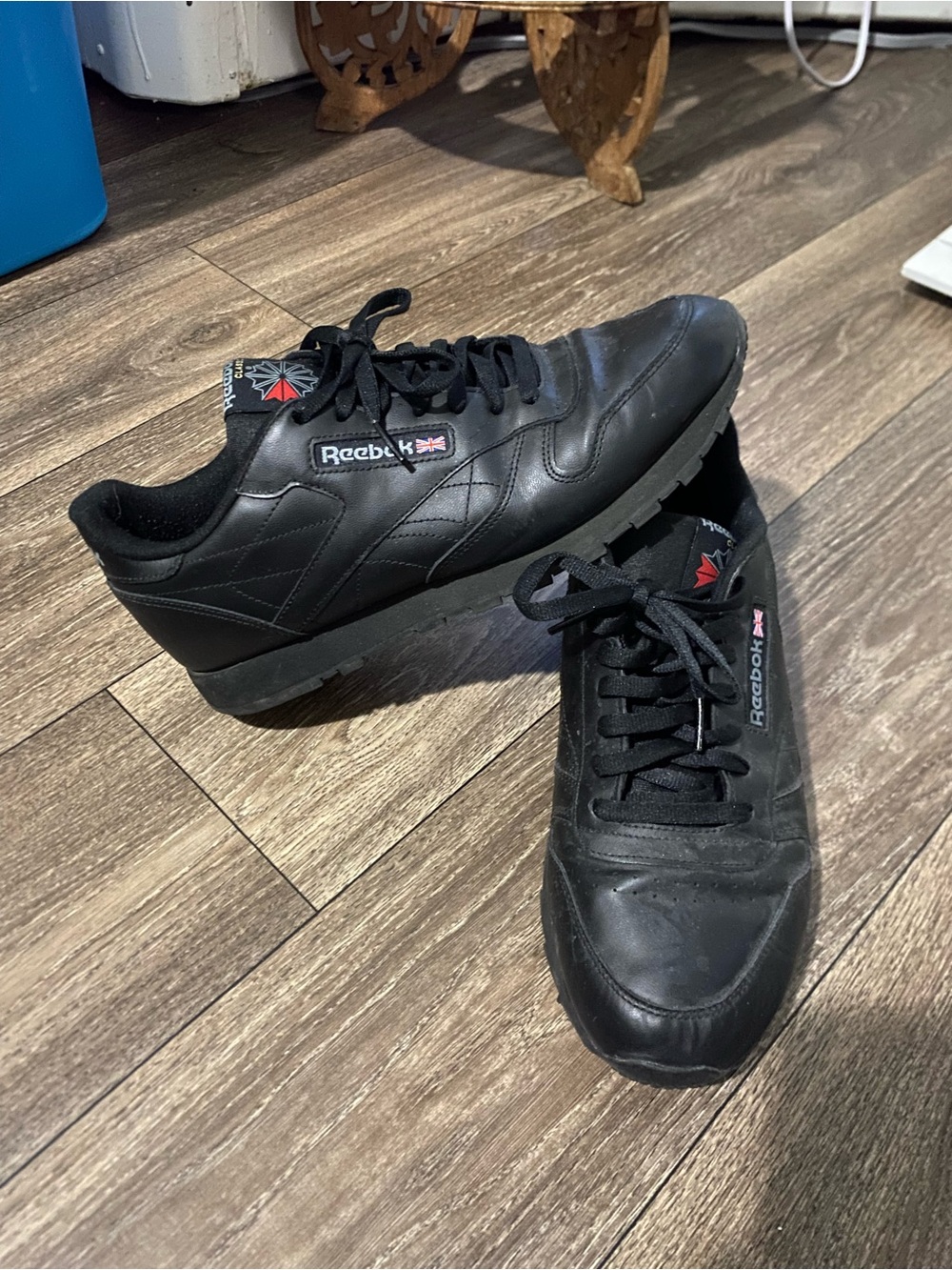 Reebok Black Leather Men's Low-Top Sneakers